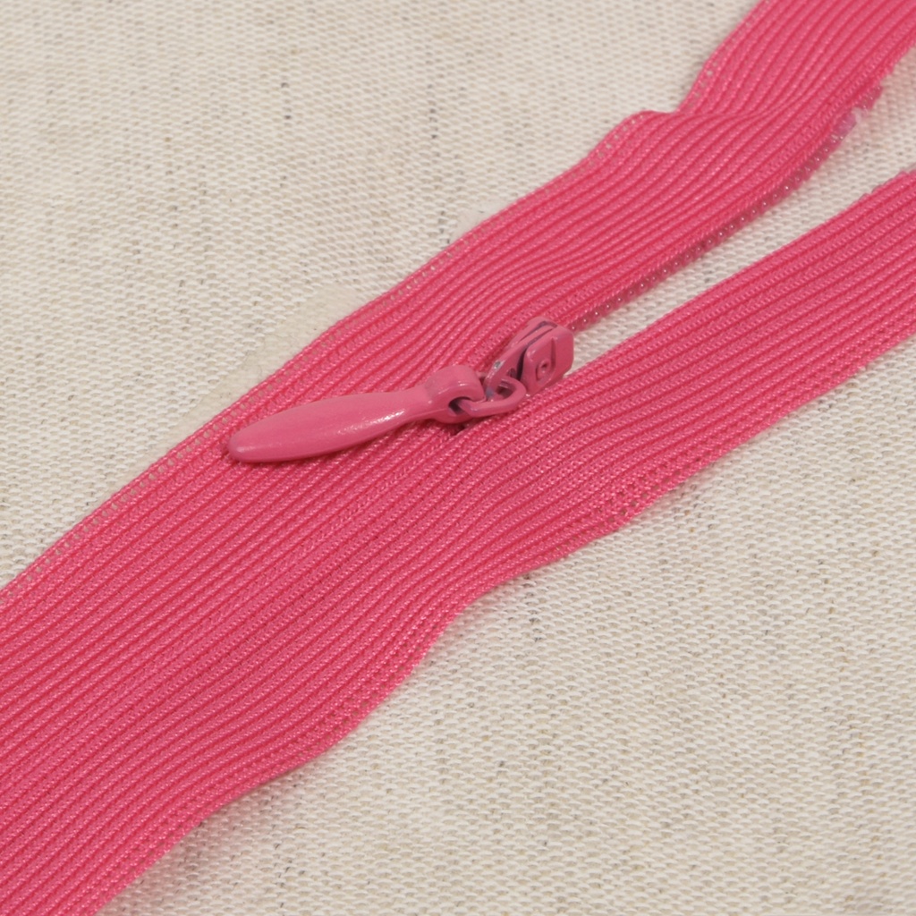 Seam-covered zipper G22 Fuchsia