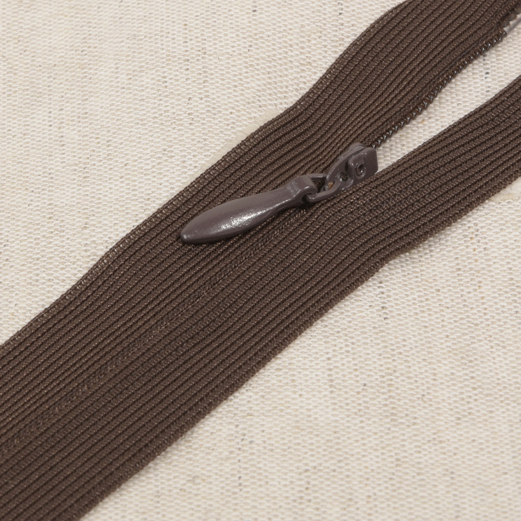 Seam-covered zipper G22 chestnut