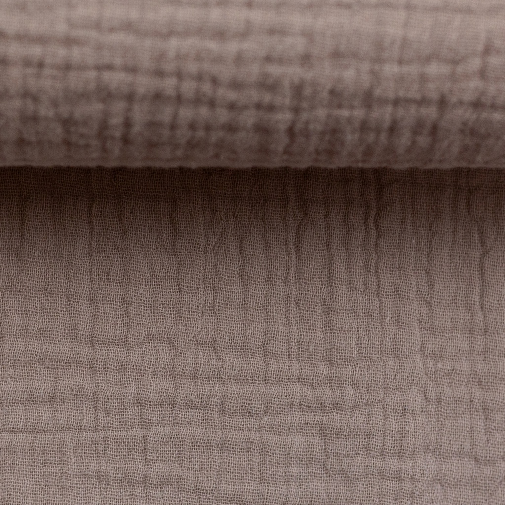 Couverture de confort brodée en mousseline - unie | Nom et arc-en-ciel marron clair/beige