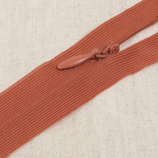 [RVSTEINT22F850] Seam-covered zipper G22 rust